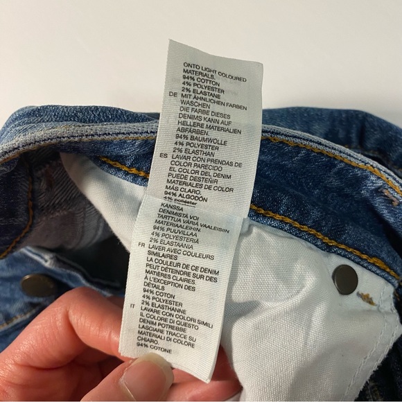 & Other Stories Los Angeles Atelier Blue Asymmetrical Hem Jean Shorts - Picture 9 of 12